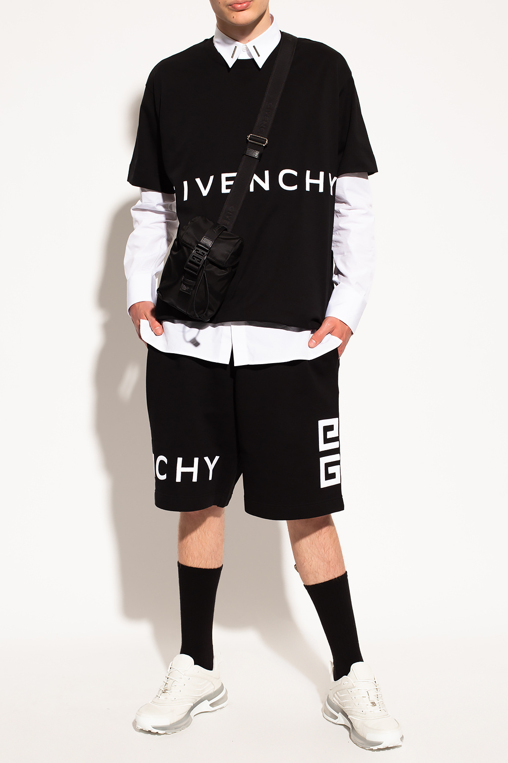 Givenchy t 2024 shirt and shorts